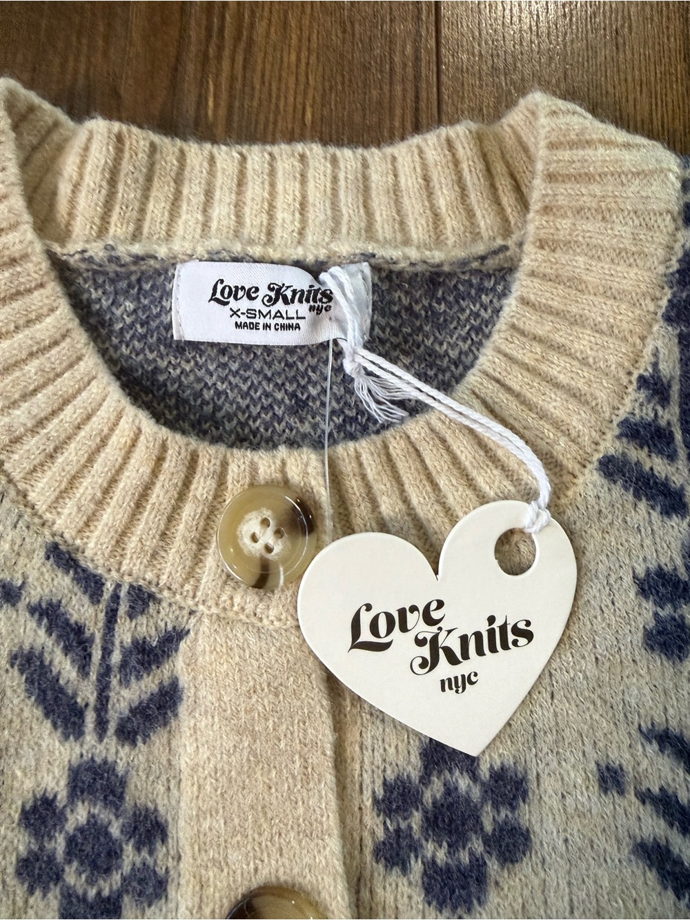 Love Knits NYC Floral Cardigan Sweater Women’s XS Cream Blue Button Knit NWT - Picture 3 of 8